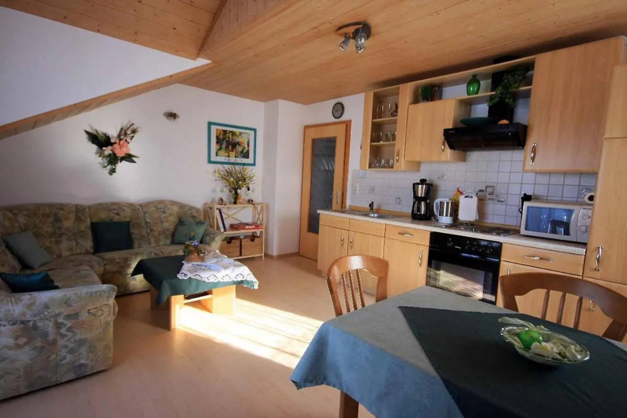 Pensjonat Ferienhaus Corinna Kirchdorf im Wald